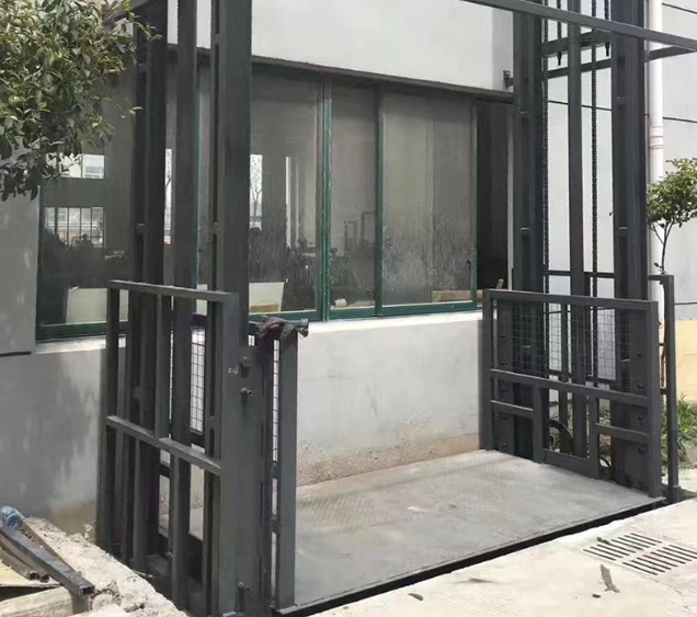 鞍山导轨式施工升降机助力民生工程提速增效